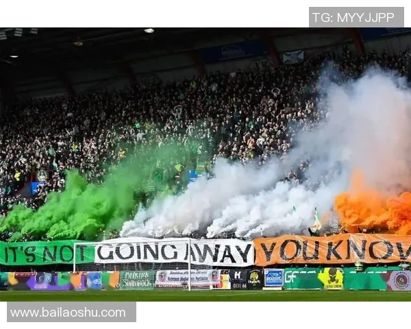 以足球巨星巨幅画像点燃球迷激情展现绿茵场上的无限魅力 以足球巨星巨幅画像点燃球迷激情展现绿茵场上的无限魅力