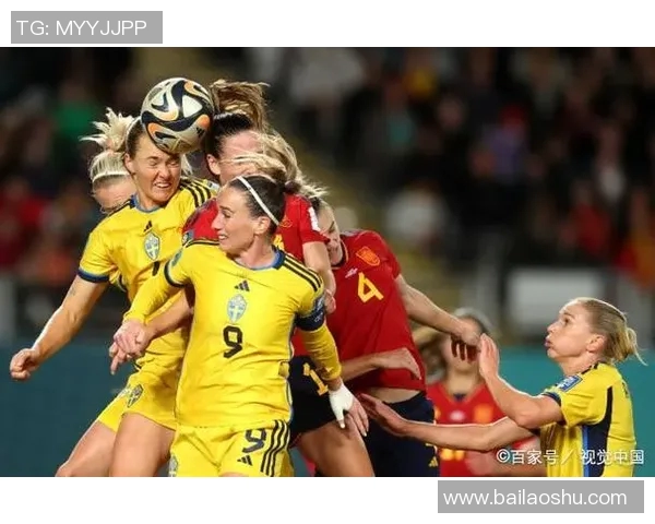 男足球星与女足美女邂逅引热议 两位运动员背后不为人知的故事 男足球星与女足美女邂逅引热议 两位运动员背后不为人知的故事