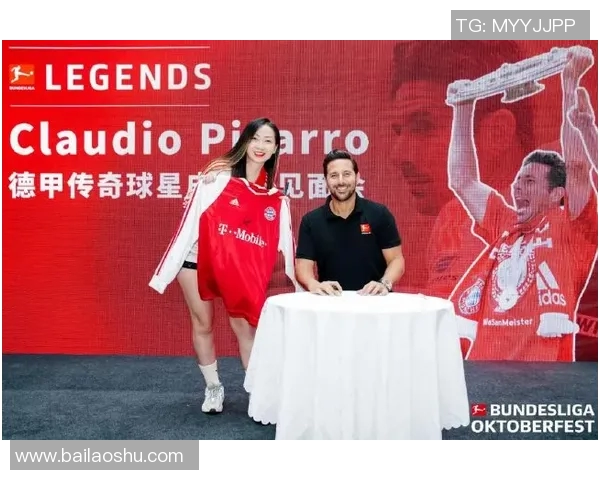 足球球星街头被粉丝认出引发围观 亲切回应粉丝热情互动现场温馨瞬间 足球球星街头被粉丝认出引发围观 亲切回应粉丝热情互动现场温馨瞬间